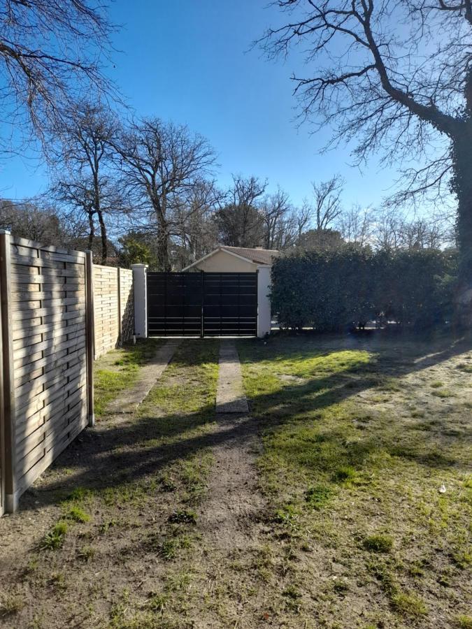 Maison Tiny House 2 Chambres Soulac A 500M Plage Buitenkant foto